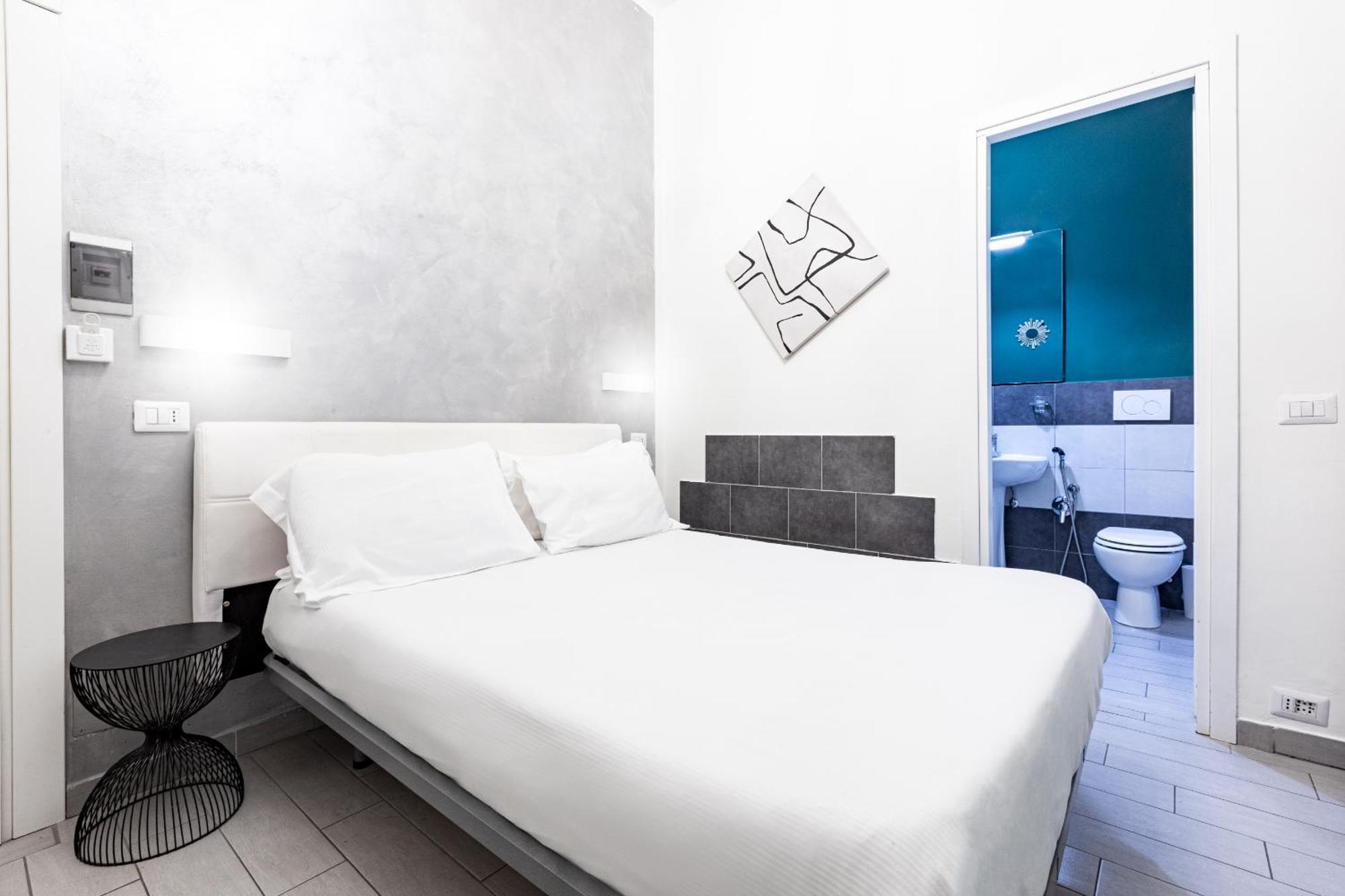 Small Double Room,1745333304:JPEG